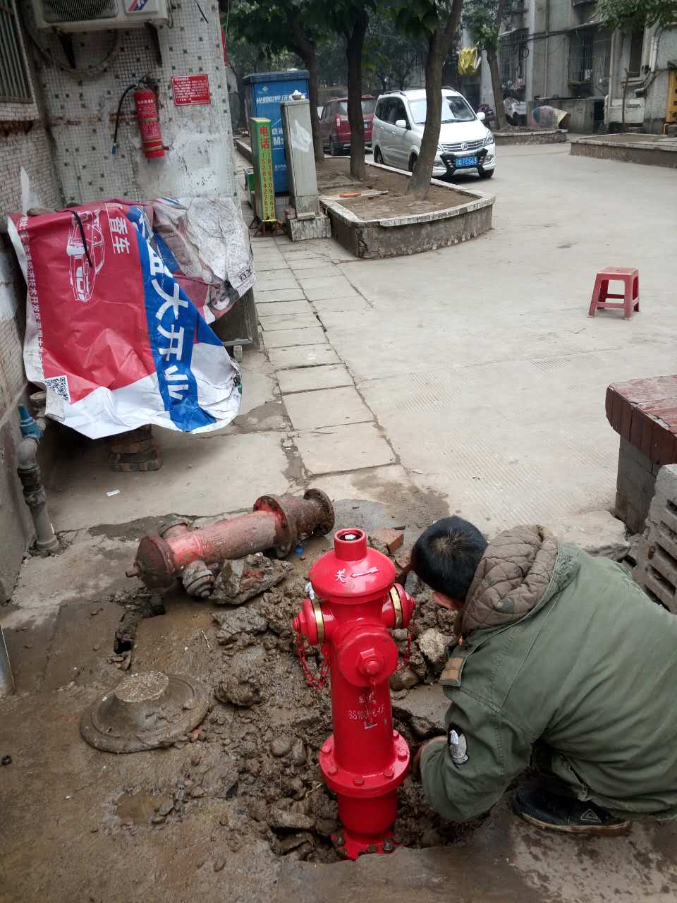 營(yíng)銷部開(kāi)展春節(jié)前市政消火栓維護(hù)保養(yǎng)檢查工作