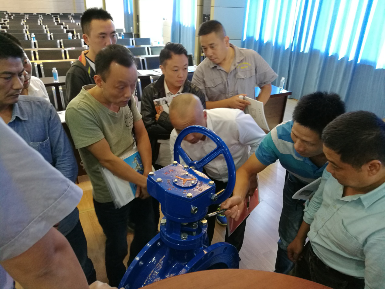 成都川力智能股份來我公司進行技術交流