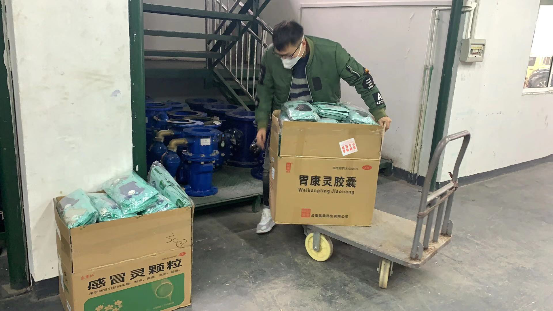 防疫救災(zāi)  材料供應(yīng)部在行動(dòng)